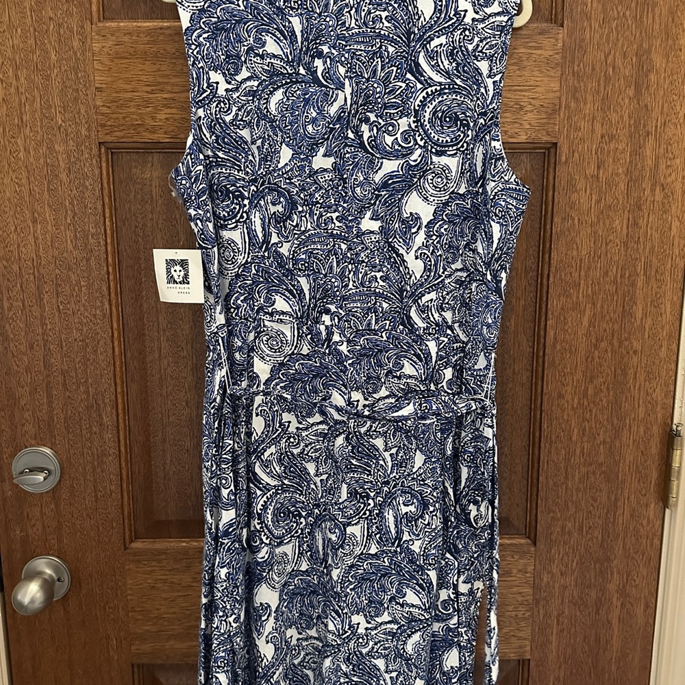 Anne Klein 16 sleeveless Elegant Blue and White Paisley Dress with wrap belt - Picture 3 of 9